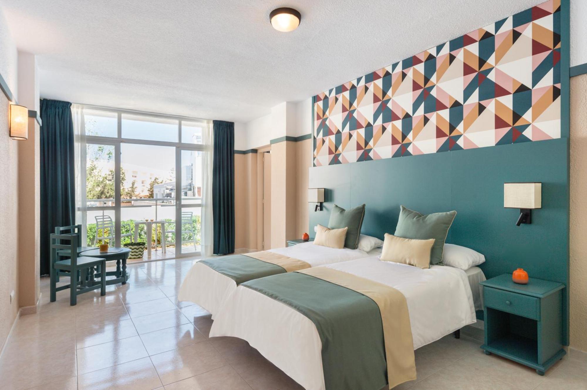 Aparthotel Vibra Club Maritim Сан-Антонио-Абад Экстерьер фото