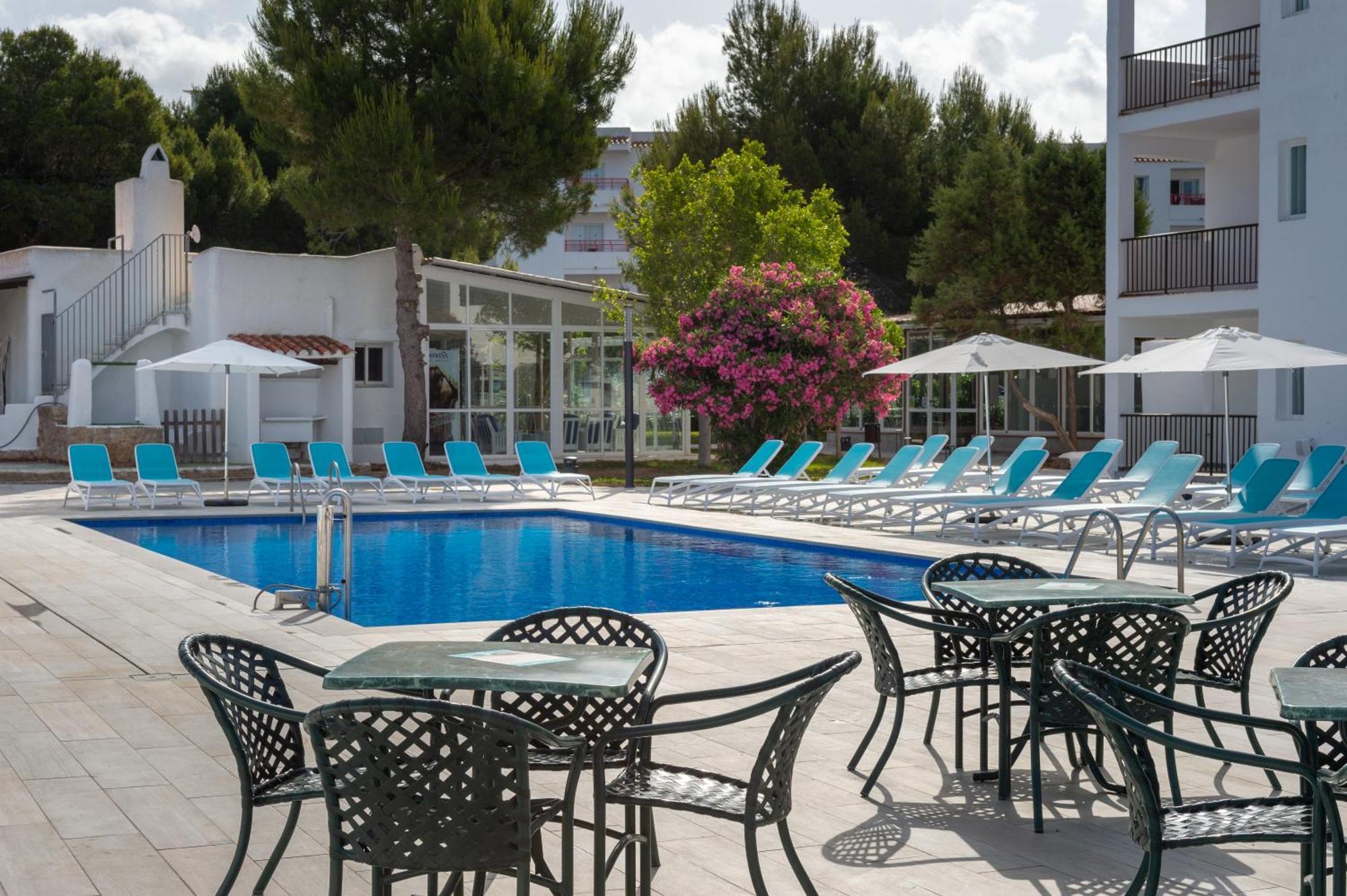 Aparthotel Vibra Club Maritim Сан-Антонио-Абад Экстерьер фото